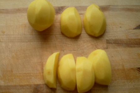 Жаренная форель с  жаренной картошкой в собственном жиру .  ,: шаг 4