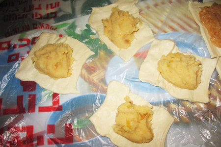 Бурекасы или слоённые пирожки с картошкой.  : слоённые пирожки с мясом: шаг 5