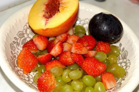Манник с грецкими орехами и фруктами: шаг 1