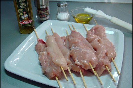 Куриные шашлычки с сальсой из авокадо. готовим с оливковым маслом испании.: шаг 12