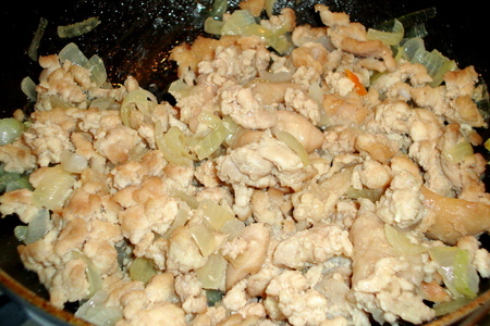 Пирог с курицей, грибами и сыром: шаг 1