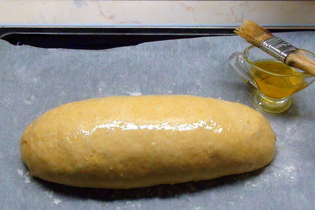 Домашний хлеб на оливковом масле с чесночной пастой и салатом по-испански.: шаг 14