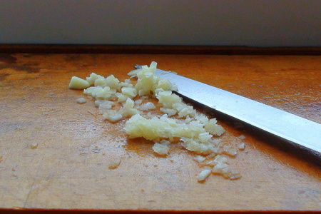 Курочка без костей, фаршированная японскими яичными блинчиками с сыром и паштетом.: шаг 11