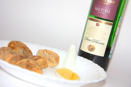 Сырники с фисташками и с соусом из инжира и красного вина.: шаг 2