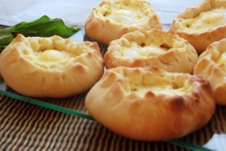 Сырные булочки с перепелиным яйцом   (по мотивам аджарских хачапури): шаг 9