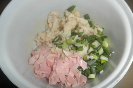 Салат с цветной капустой и яйцами: шаг 1