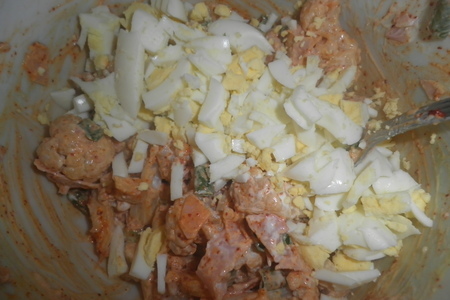 Салат с цветной капустой и яйцами: шаг 2