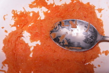 Морковные рулетики с вареньем: шаг 3