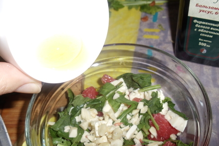 Салат из розового грейпфрута с руколой и сыром (завтрак для себя любимой): шаг 2