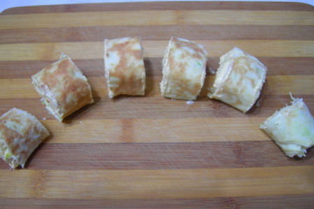Рулеты закусочные (яично-кабачковые с сырной начинкой): шаг 5