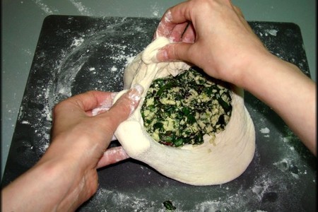 Осетинские пироги со свекольными листьями и сыром (цахараджин).: шаг 16