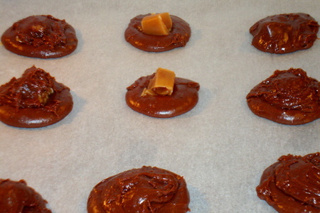 Пикантное мятно-шоколадное фондю с вишнями,шоколадным печеньем и ананасами: шаг 6