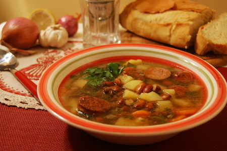 Фасолевый суп с копчёными деревенскими колбасками: шаг 3