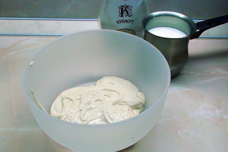 Булка молочная с кунжутом на яблочной закваске, без дрожжей.: шаг 2