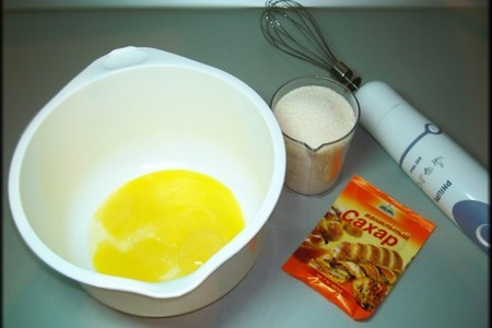 Пирог "мишка" с орехово-белковой начинкой и шоколадной глазурью.: шаг 2