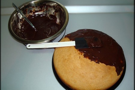 Пирог "мишка" с орехово-белковой начинкой и шоколадной глазурью.: шаг 18