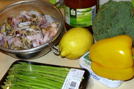 Салат из морепродуктов с овощами: шаг 1