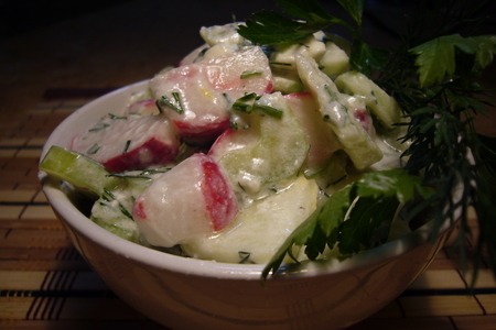 Лёгкий салатик с заправкой из брынзы.: шаг 1