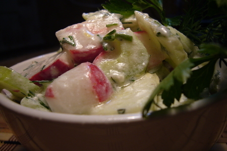 Лёгкий салатик с заправкой из брынзы.: шаг 2