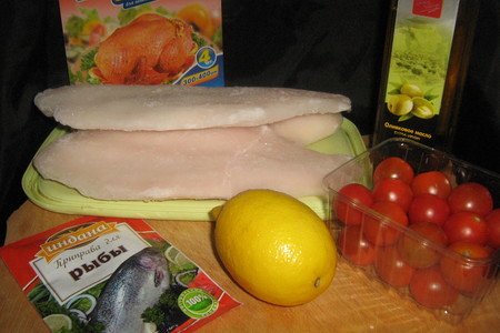 Запечённая в пакете рыба с помидорами "черри": шаг 1