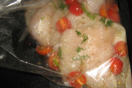 Запечённая в пакете рыба с помидорами "черри": шаг 4