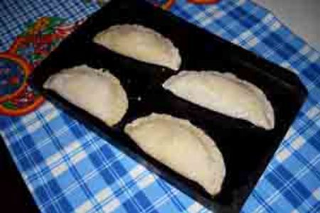Пирожки с сыром и кедровыми орешками: шаг 5