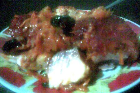 Рыба под томатно-винным соусом с черносливом: шаг 3