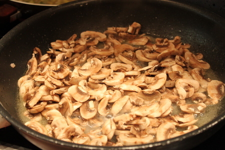 Паста со сливочным рагу из грибов и креветок: шаг 3