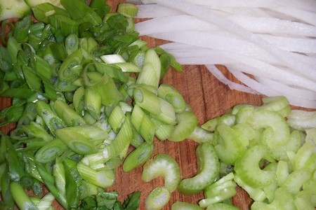 Салат с дайконом  и лососем.: шаг 1