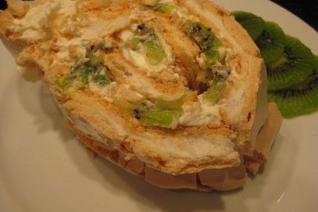 Kiwi meringue roll: шаг 9