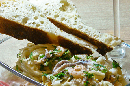 Спагетти с морским коктейлем в сливочном соусе.: шаг 5