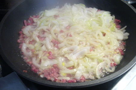 Schmelzkartoffeln („тающий“ картофель с беконом и жареным луком): шаг 3