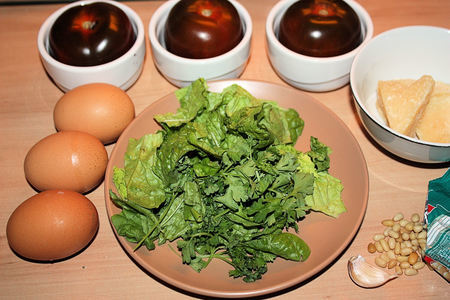 Помидоры, фаршированные яйцом, на завтрак: шаг 1