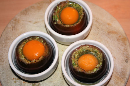 Помидоры, фаршированные яйцом, на завтрак: шаг 5