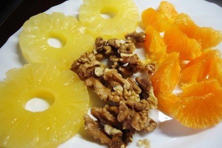Песочный пирог с творожным кремом, орехами и фруктами. "давно не виделись!!!"))): шаг 2