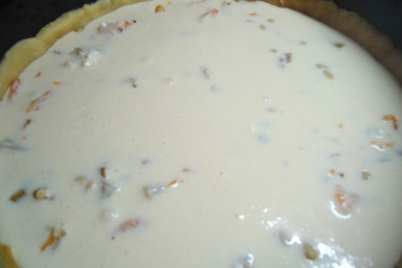 Песочный пирог с творожным кремом, орехами и фруктами. "давно не виделись!!!"))): шаг 7