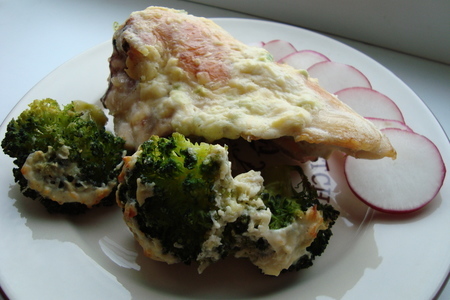Курочка под чесночно-сырной корочкой с брокколи: шаг 4