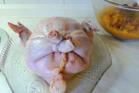 Курица без костей с начинкой из квашеной капусты, тефтелек и копчёных колбасок. мега вкусно!: шаг 8