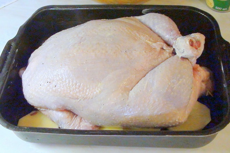 Курица без костей с начинкой из квашеной капусты, тефтелек и копчёных колбасок. мега вкусно!: шаг 9
