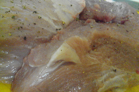 Свинина с карамелизированным луком и яблочным соком.: шаг 1