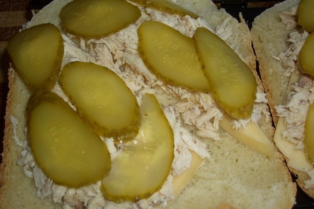 Время есть! есть сэндвичи: с курицей ,солеными огурцом и с грибным омлетом. (дуэль): шаг 6