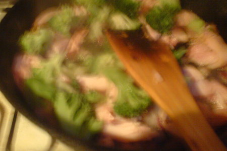 Тёплый салат с чечевицей. курицей и брокколи: шаг 6