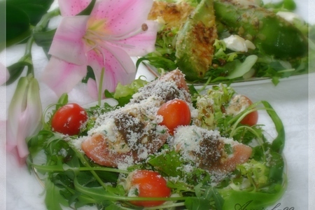 Салат с фаршированными помидорами+салат с фаршированным авокадо (дуэль): шаг 12