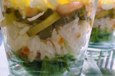 «праздничный» салат с рисом, икрой и креветками.: шаг 9