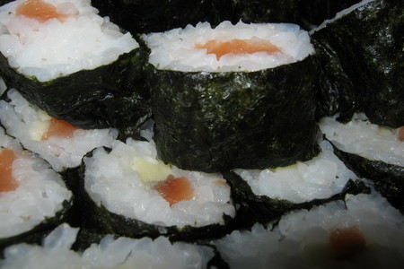 Суши с семгой и сыром сулугуни: шаг 3