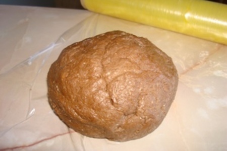 Ореховый пирог с черносливом: шаг 2