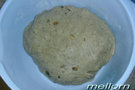 Ржано-пшеничный хлеб с семечками: шаг 3