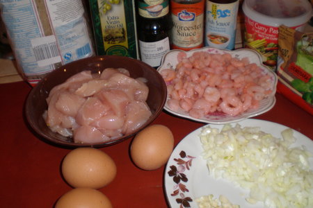 Рисовая вермишель с курицей и креветками: шаг 1