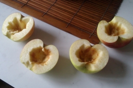 Яблоки печёные с изюмом и творогом: шаг 1