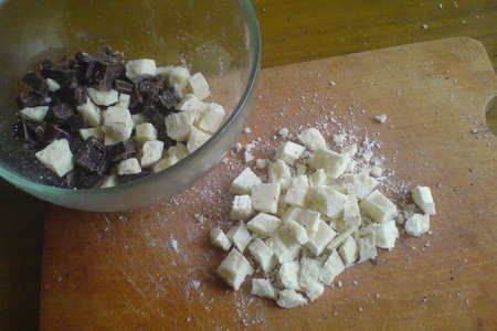 Кексы с белым и темным шоколадом: шаг 1